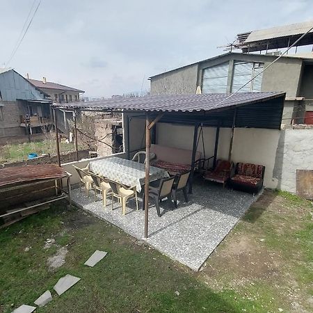 Willa Sam'S Place, Tours With Sam Erywań Zewnętrze zdjęcie